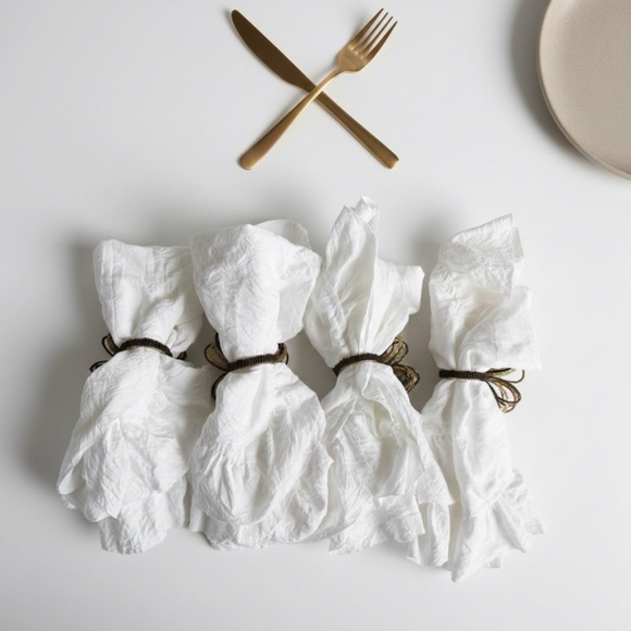 Set of 4 Vintage Beaded Butterfly Napkin Rings White Ruffled Napkins Table Decor - Picture 3 of 14